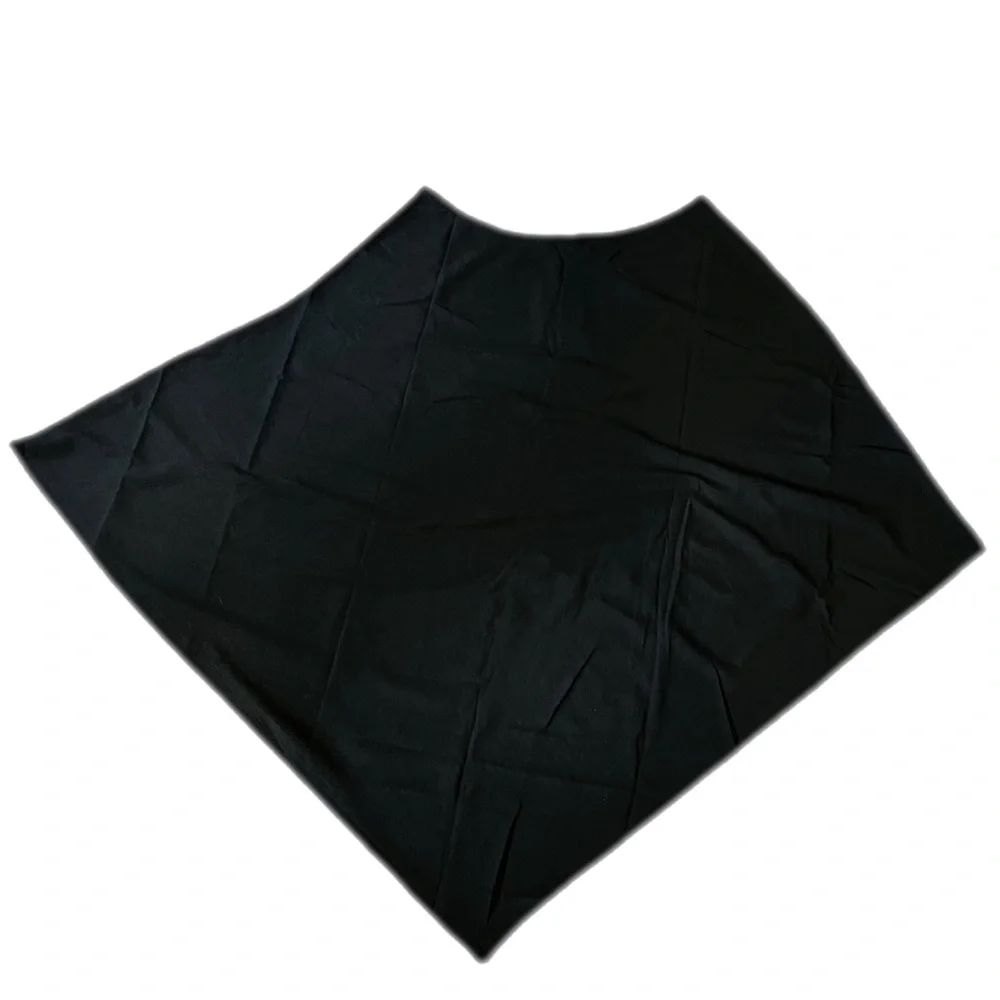 Black flowy skirt with point in middle Elastic waist